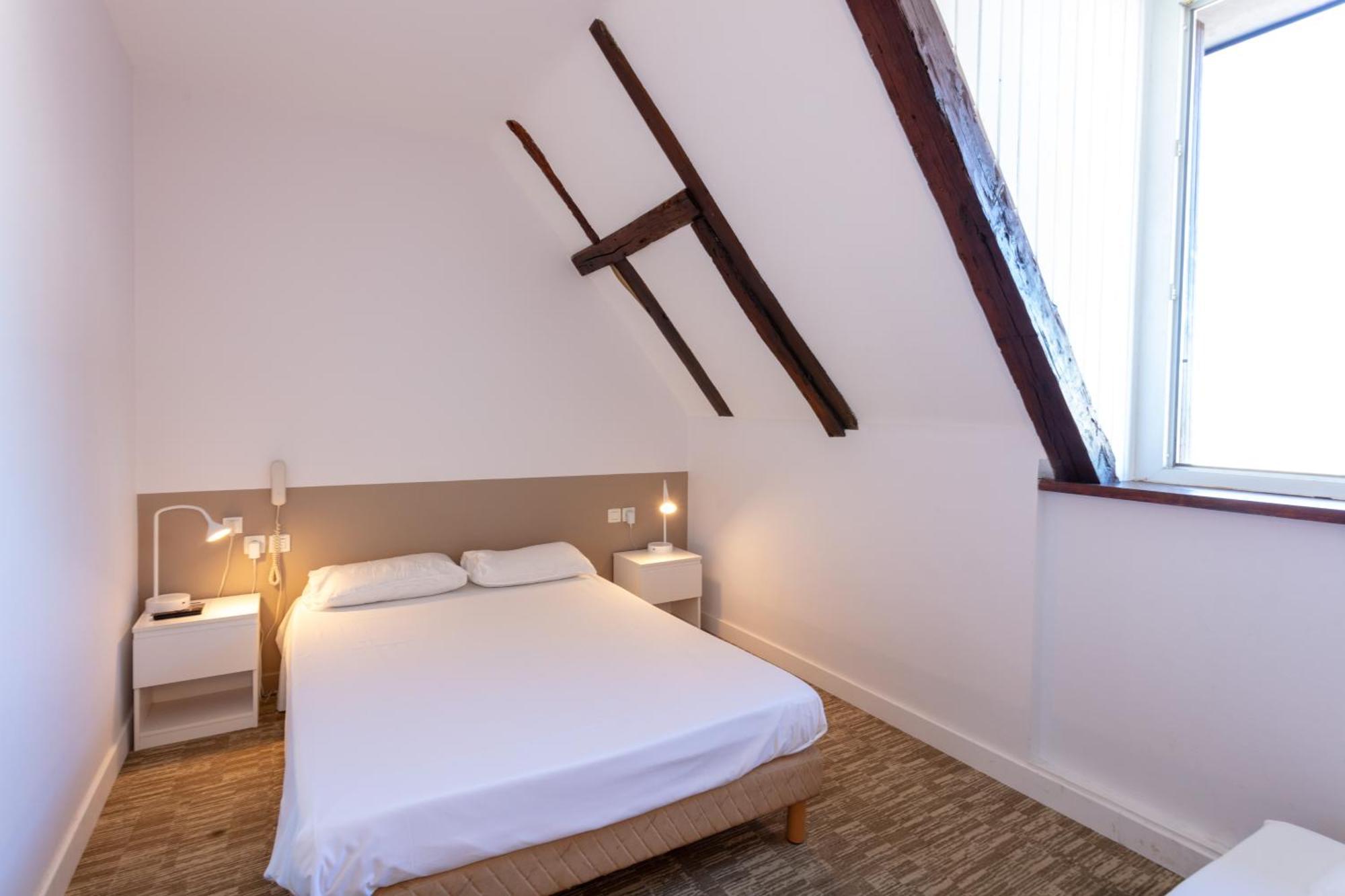 Du Clocher Hotel 2*