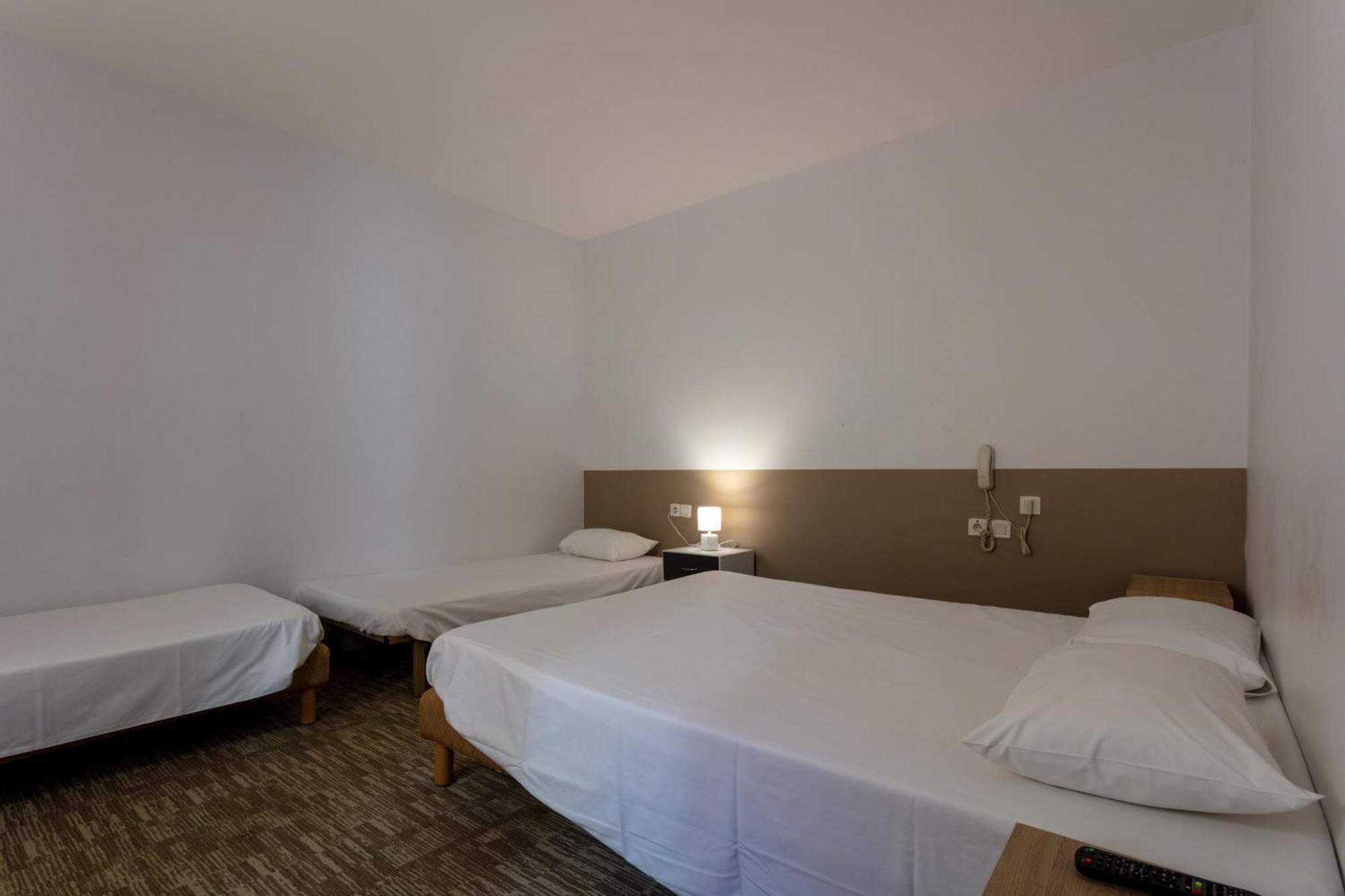 Du Clocher Hotel 2*
